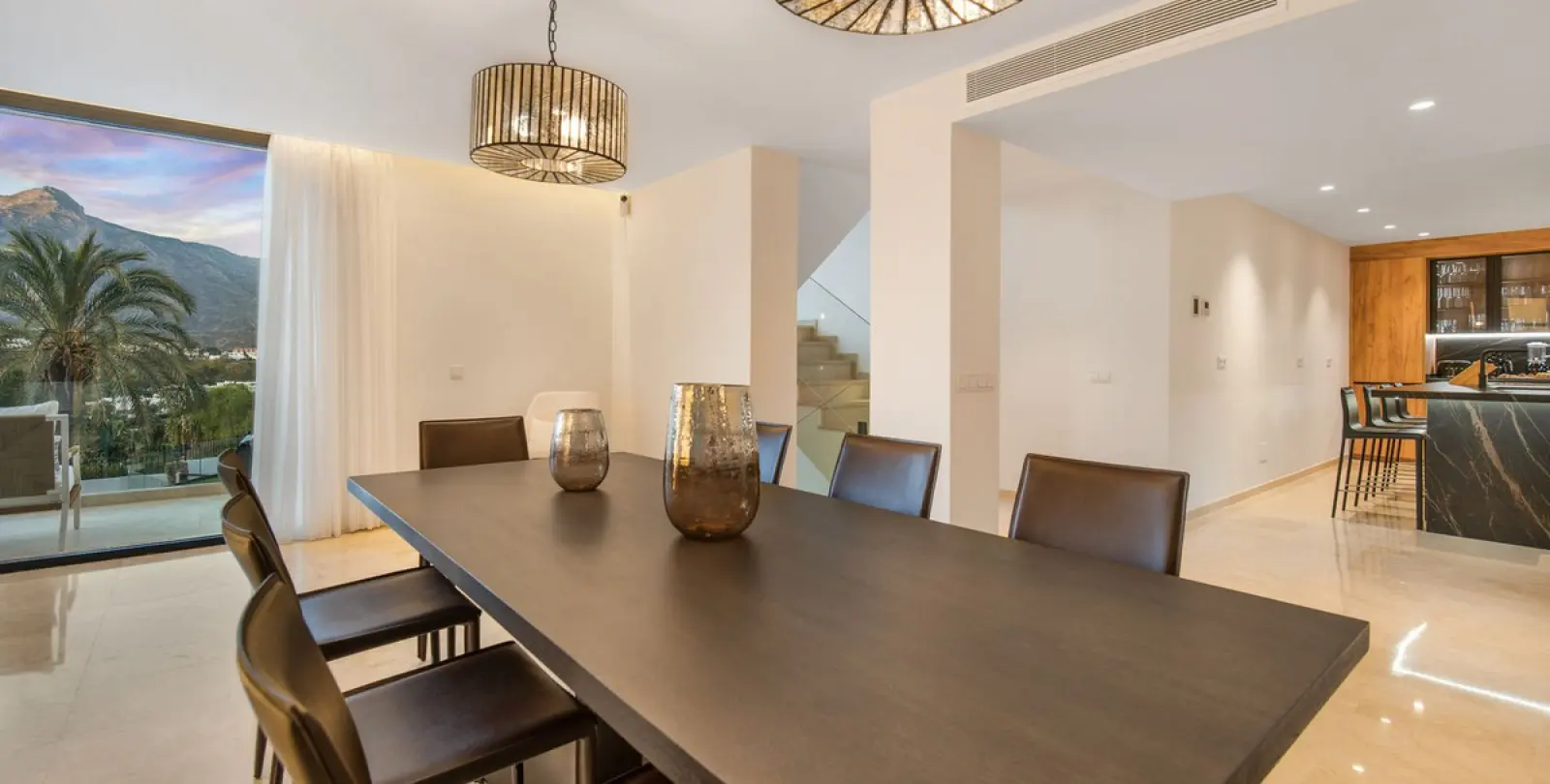 Short-term rent of detached villa in Nueva Andalucía 54