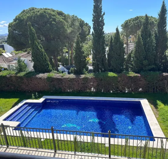 Detached villa R4760671