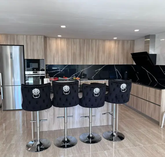 Detached villa R4760671