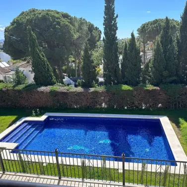 Venta de villa independiente en Nueva Andalucía