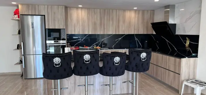 Venta de villa independiente en Nueva Andalucía 3