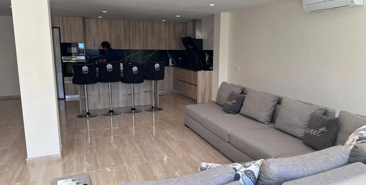 Продажа  отдельно стоящей виллы в Nueva Andalucía 6