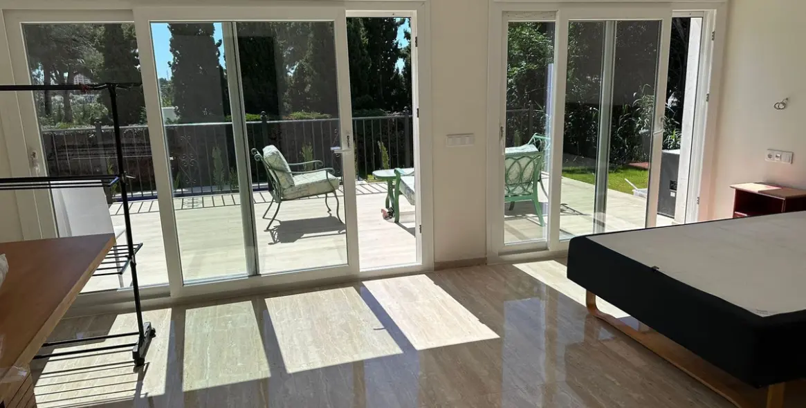 Продажа  отдельно стоящей виллы в Nueva Andalucía 11