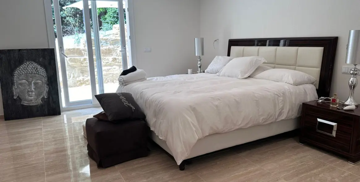 Продажа  отдельно стоящей виллы в Nueva Andalucía 14