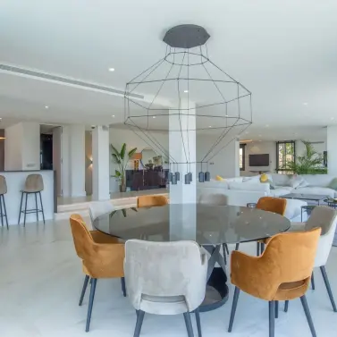 Venta de villa independiente en Elviria