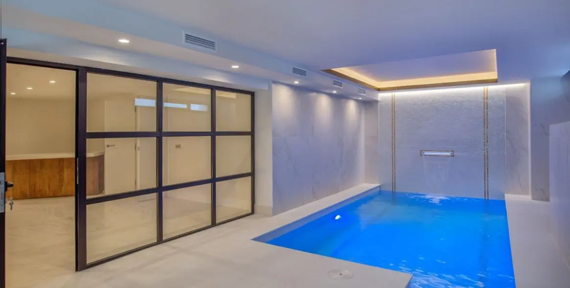 Venta de villa independiente en Elviria 20