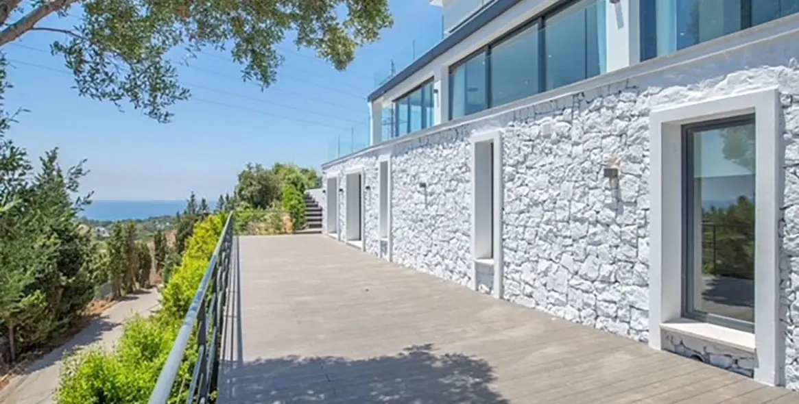 Venta de villa independiente en Elviria 21