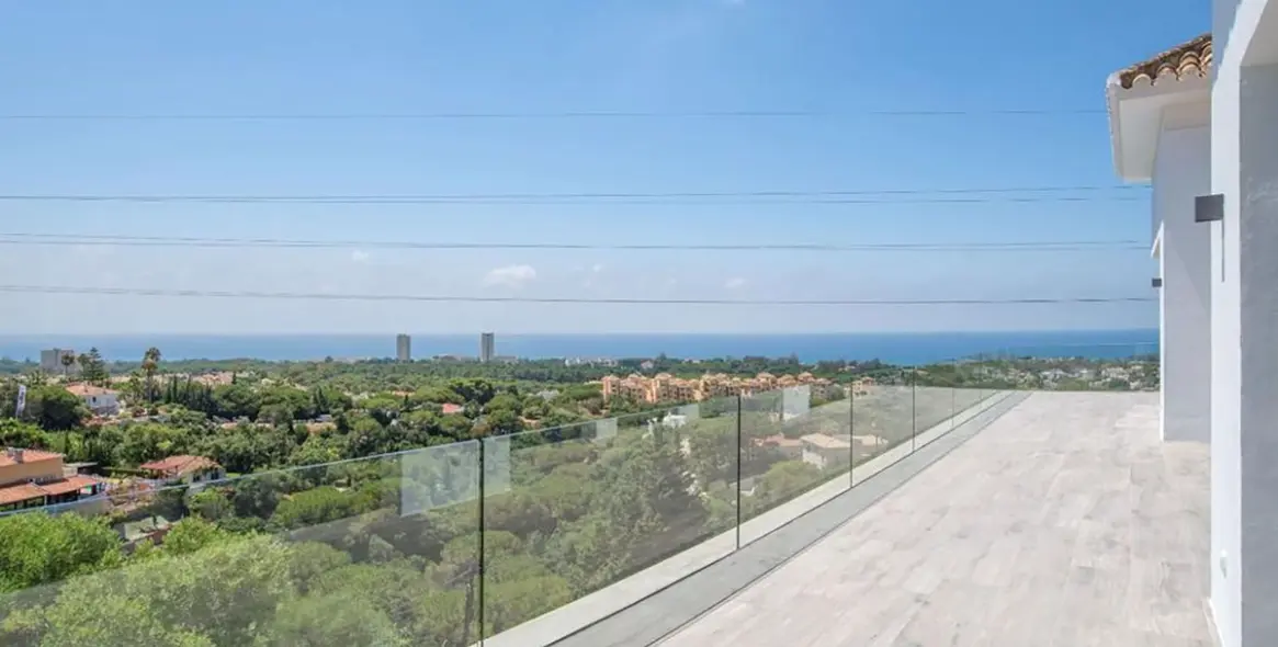 Venta de villa independiente en Elviria 28