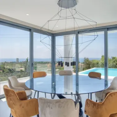 Продажа  отдельно стоящей виллы в Elviria