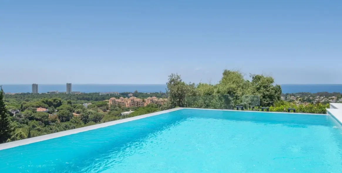 Venta de villa independiente en Elviria 26