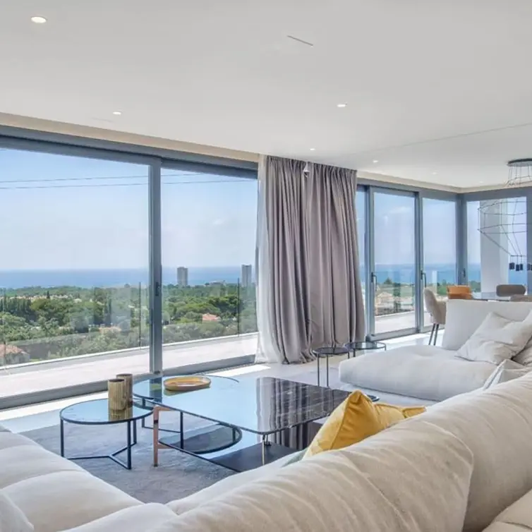 Venta de villa independiente en Elviria