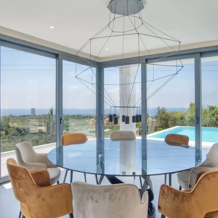 Venta de villa independiente en Elviria