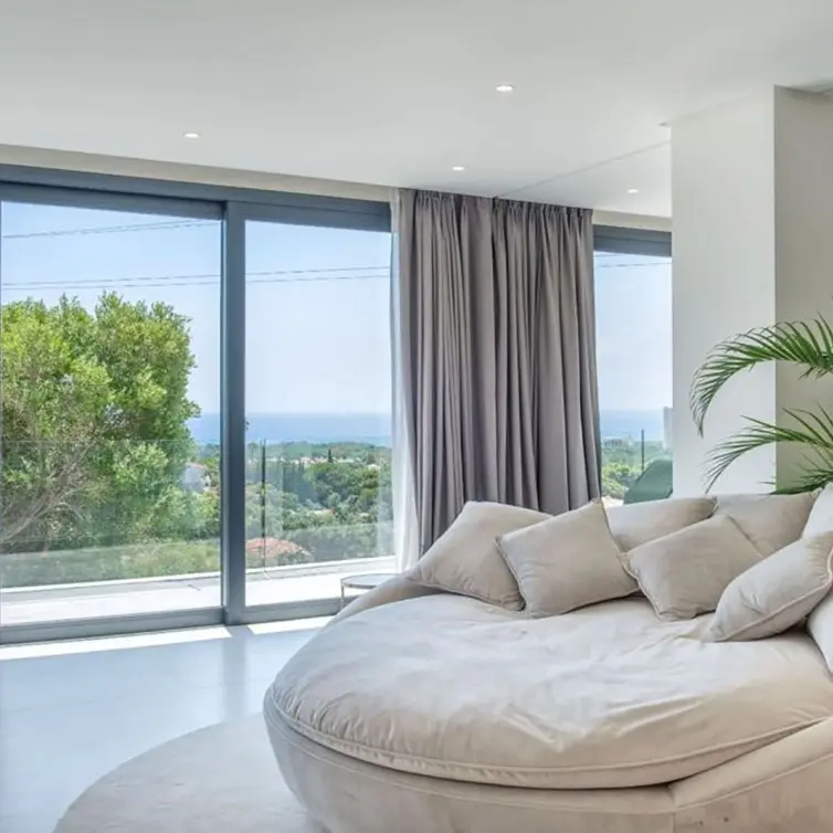 Venta de villa independiente en Elviria