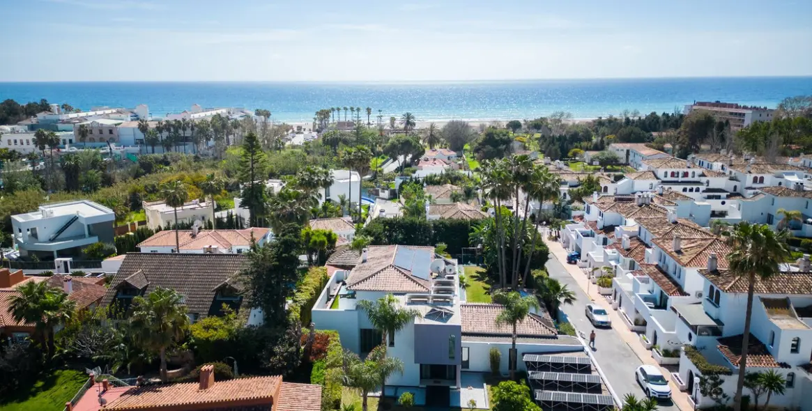 Продажа  отдельно стоящей виллы в Estepona (район Costalita) 2