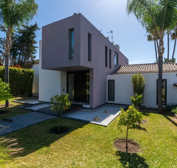 Oтдельно стоящая вилла R4287880