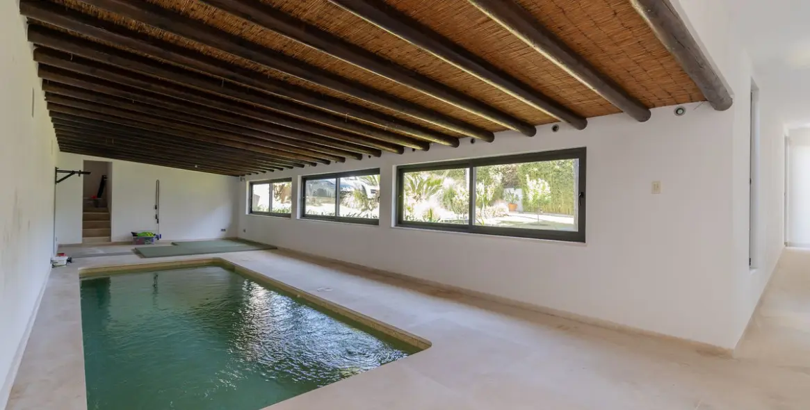 Продажа  отдельно стоящей виллы в Estepona (район Costalita) 8