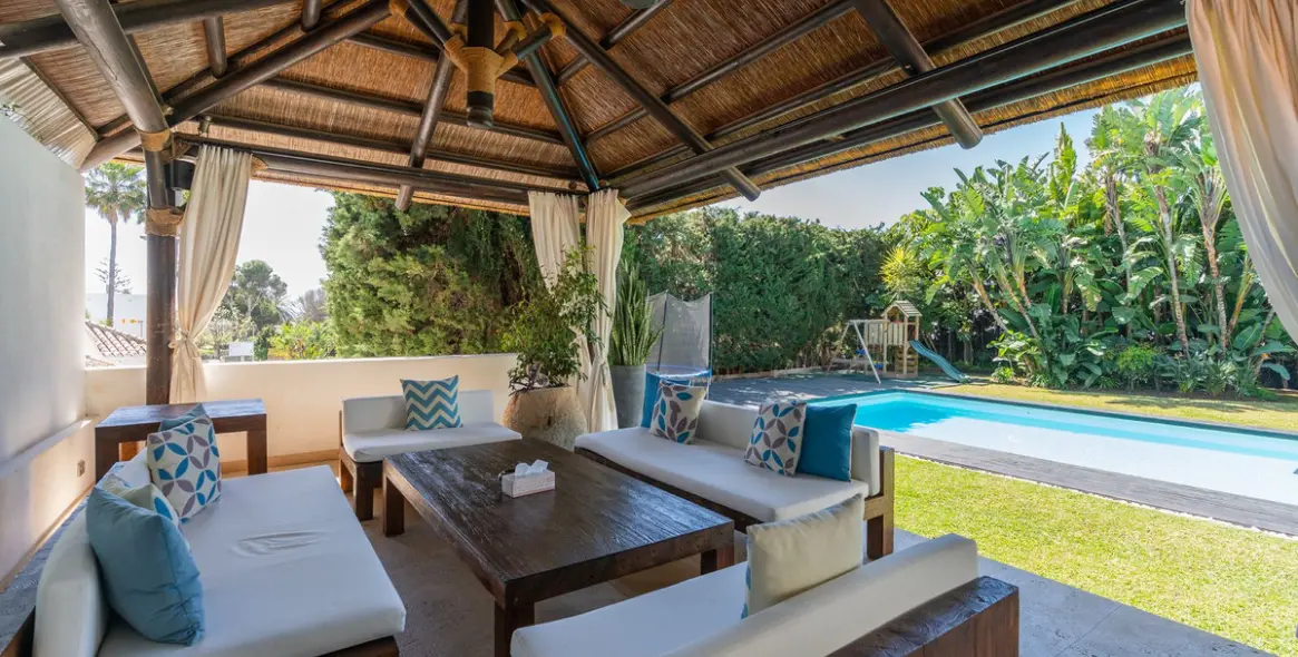 Продажа  отдельно стоящей виллы в Costalita 14