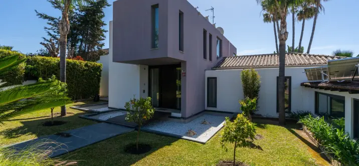 Venta de villa independiente en Costalita 2