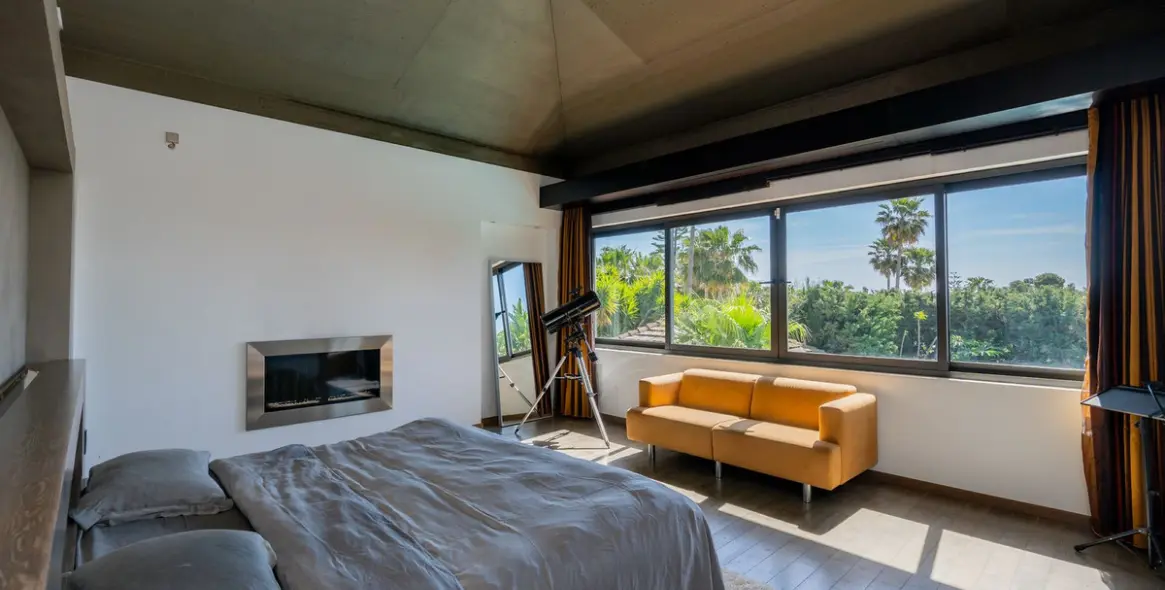 Sale of detached villa in Costalita 29