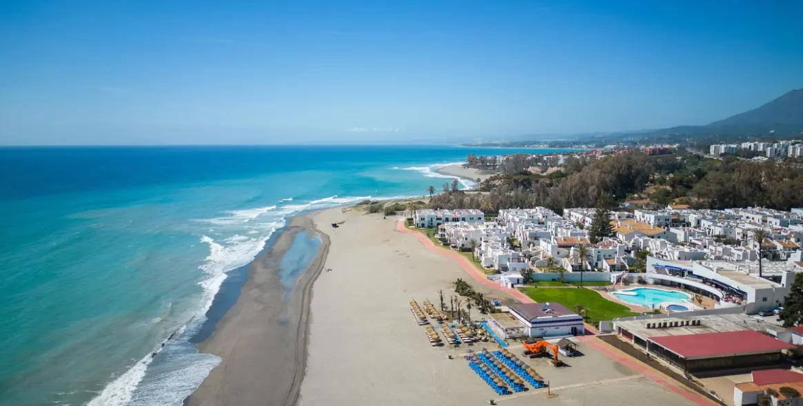 Sale of detached villa in Costalita 32