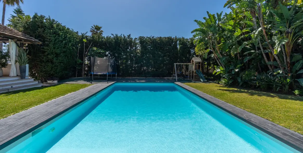 Sale of detached villa in Costalita 39