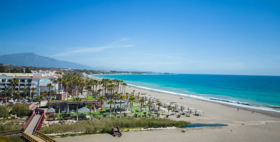 Sale of detached villa in Costalita 42