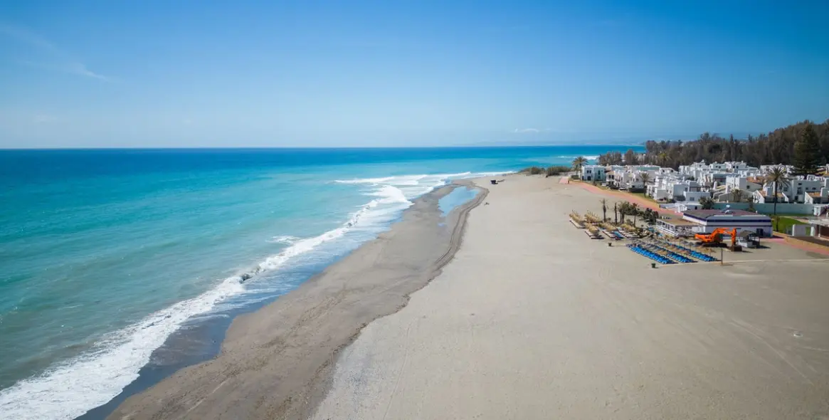 Sale of detached villa in Costalita 44