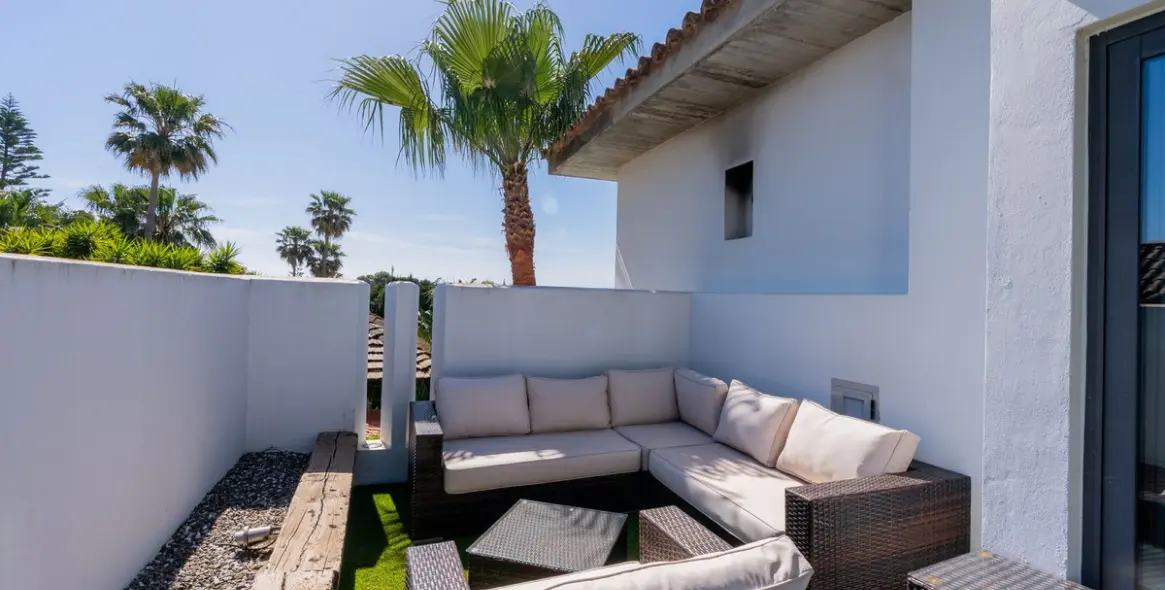 Sale of detached villa in Costalita 47