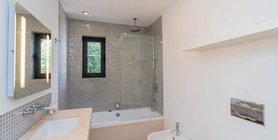 Sale of detached villa in Costalita 53