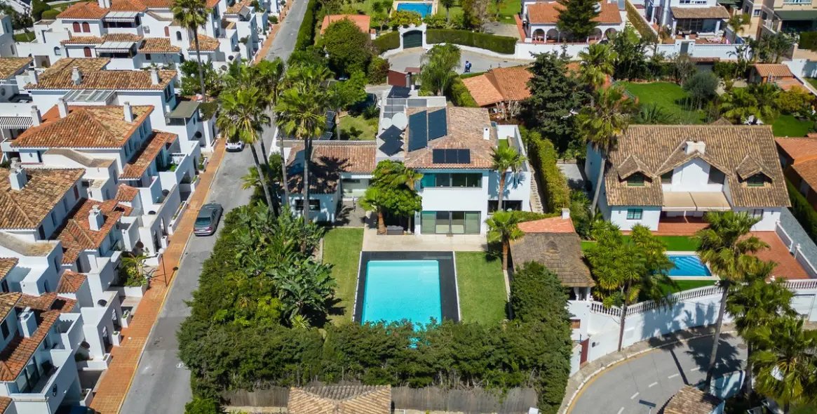 Sale of detached villa in Costalita 56