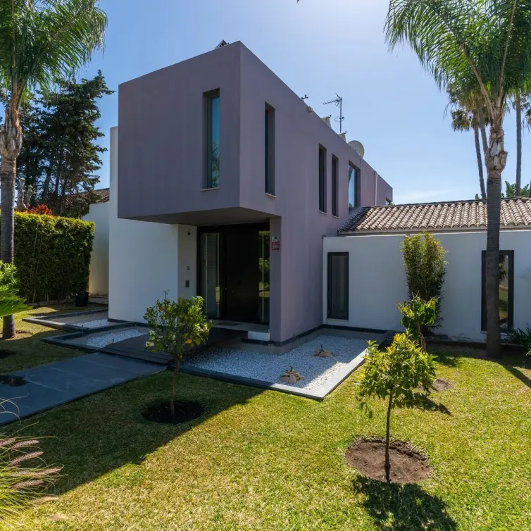 Sale of detached villa in Costalita