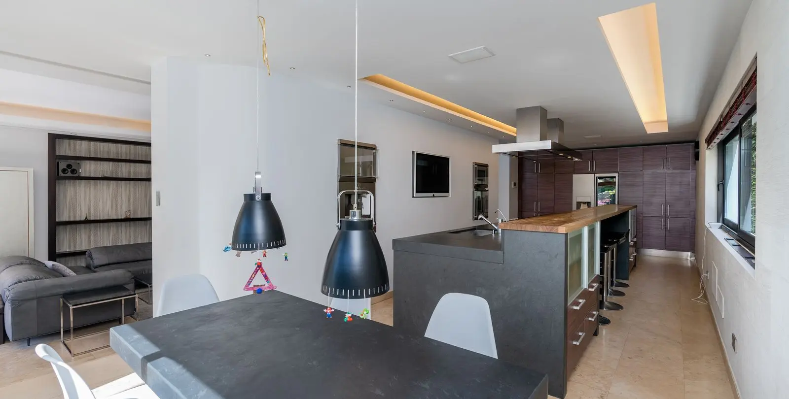 Sale of detached villa in Costalita 10