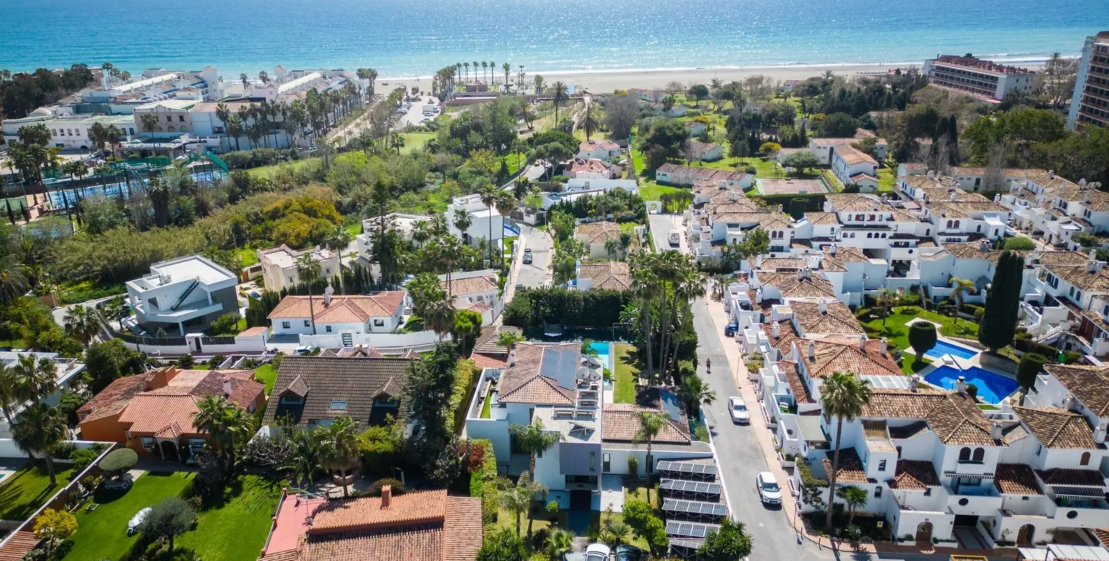 Sale of detached villa in Costalita 27