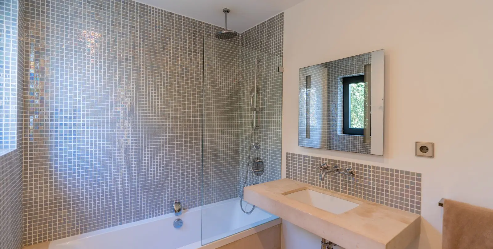 Sale of detached villa in Costalita 55