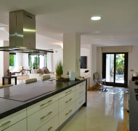 Oтдельно стоящая вилла R4406623