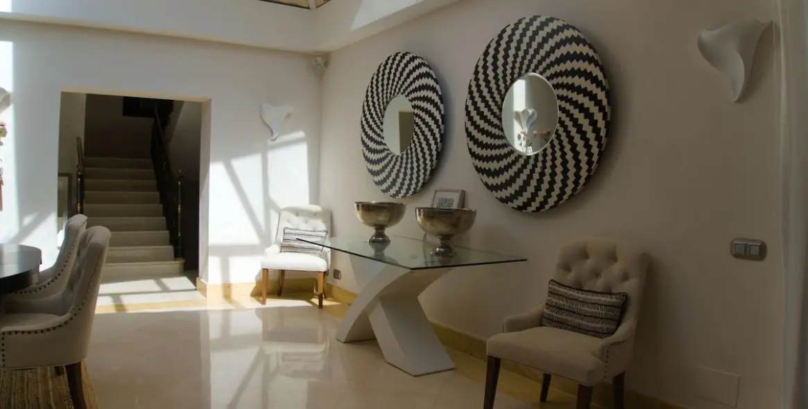 Продажа  отдельно стоящей виллы в Nueva Andalucía (район Aloha) 6