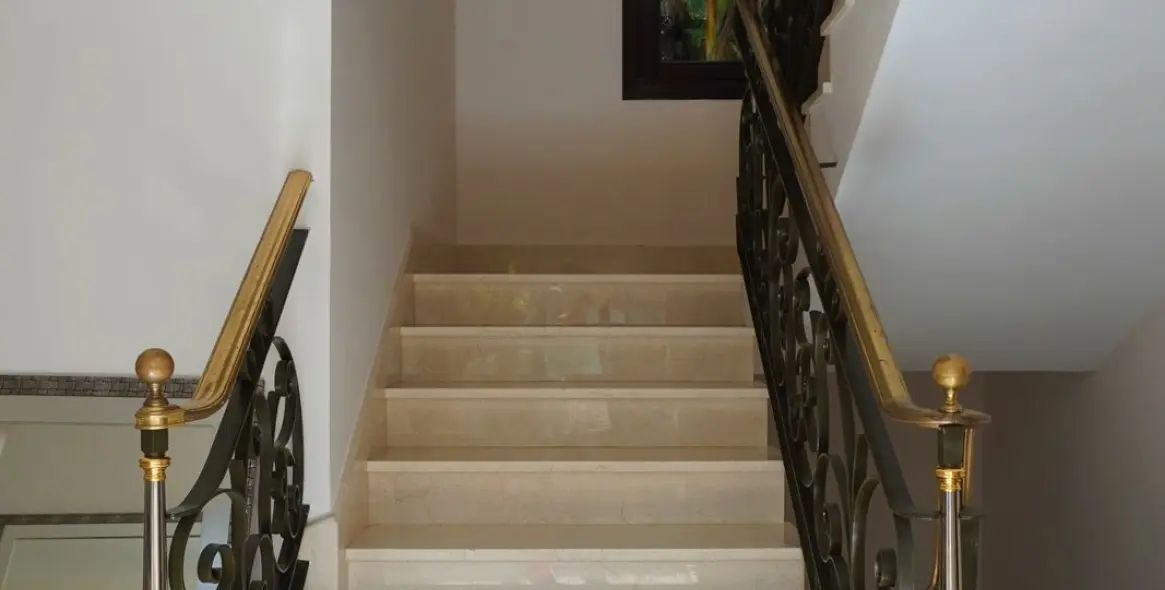 Продажа  отдельно стоящей виллы в Nueva Andalucía (район Aloha) 7