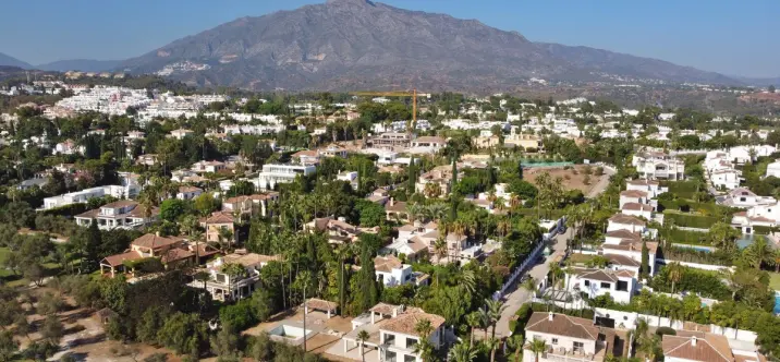 Venta de villa independiente en Aloha 0