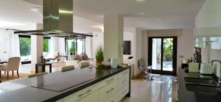 Venta de villa independiente en Aloha 3