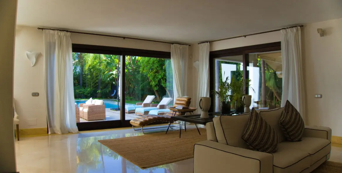 Продажа  отдельно стоящей виллы в Aloha 11