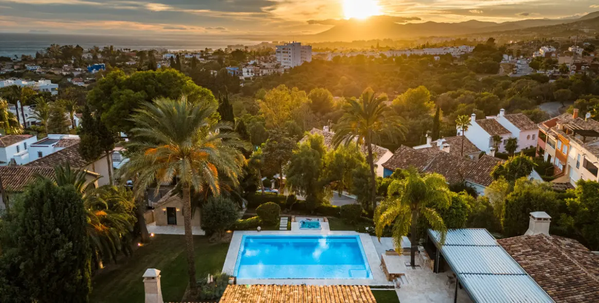 Продажа  отдельно стоящей виллы в Marbella East (район Río Real) 3