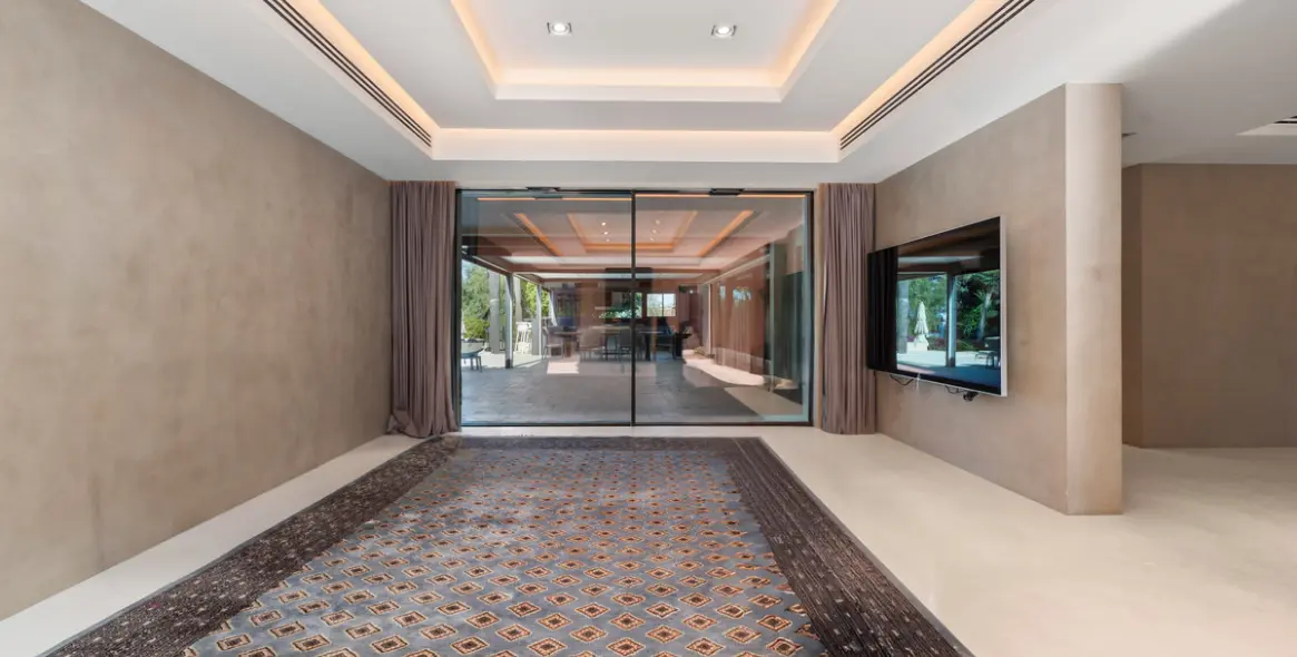 Продажа  отдельно стоящей виллы в Marbella East (район Río Real) 9