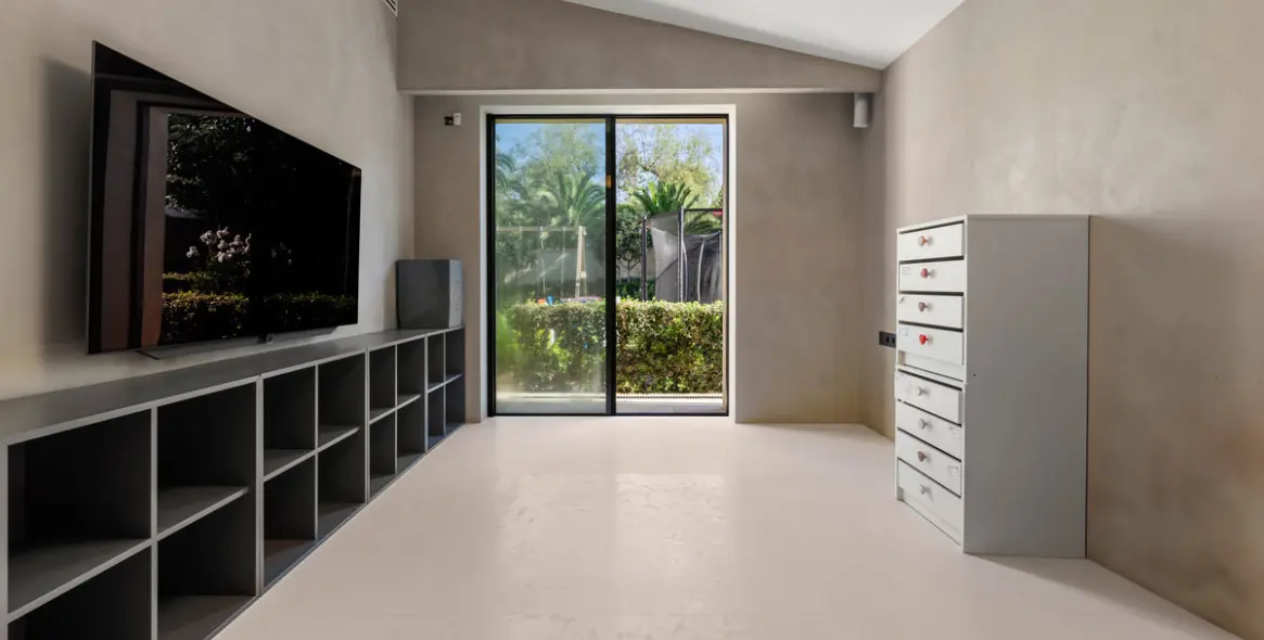 Продажа  отдельно стоящей виллы в Marbella East (район Río Real) 10