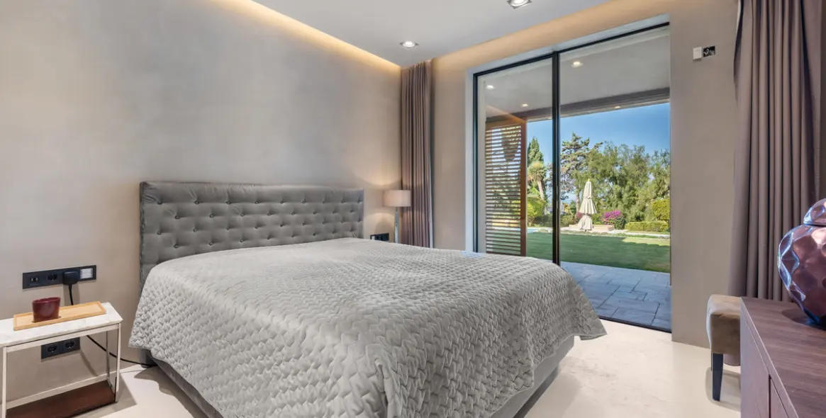 Продажа  отдельно стоящей виллы в Río Real 16