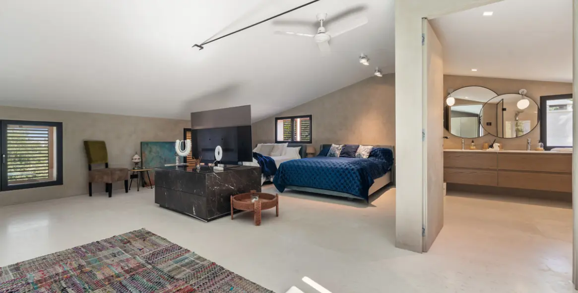 Продажа  отдельно стоящей виллы в Río Real 18