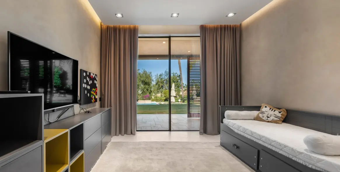 Продажа  отдельно стоящей виллы в Río Real 19