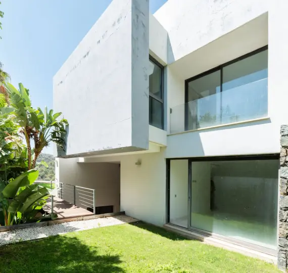 Detached villa R4826953