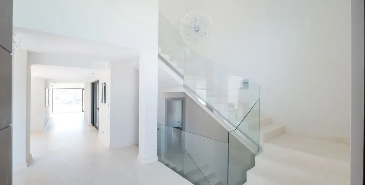 Sale of detached villa in Los Arqueros 22