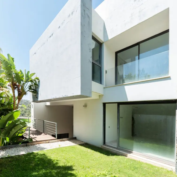 Sale of detached villa in Los Arqueros