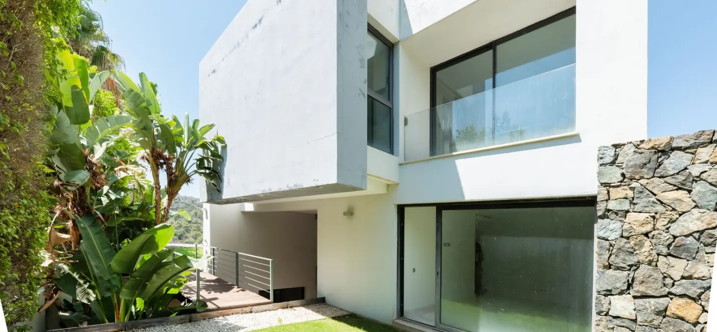 Sale of detached villa in Los Arqueros 0